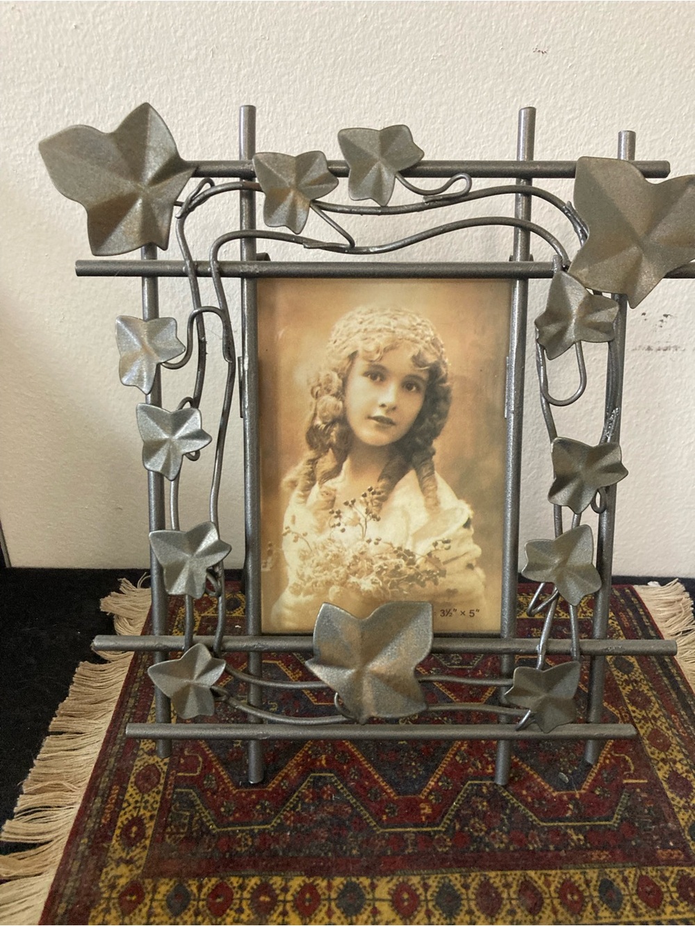 Ivy Vine Decorative Picture Frame - Ornate Gray Metal Accent